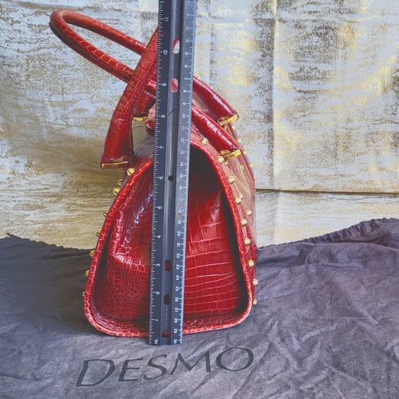 Vintage Red crocodile embossed leather with gold studs - Picture 10 of 10